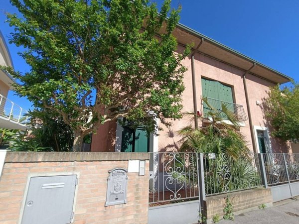 casa indipendente in vendita a Ravenna in zona Centro Storico