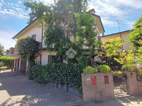 casa indipendente in vendita a Ravenna in zona Borgo Montone