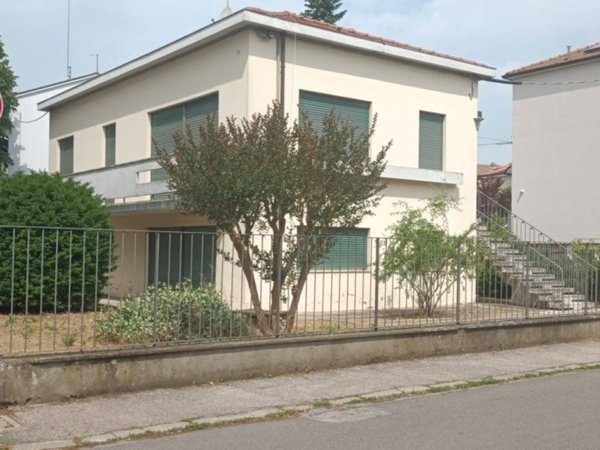 casa indipendente in vendita a Ravenna