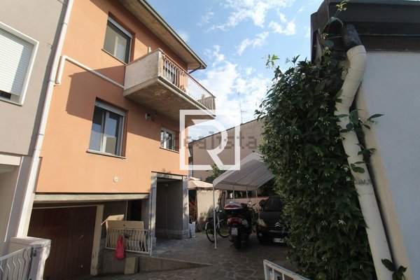 casa indipendente in vendita a Ravenna in zona Ponte Nuovo