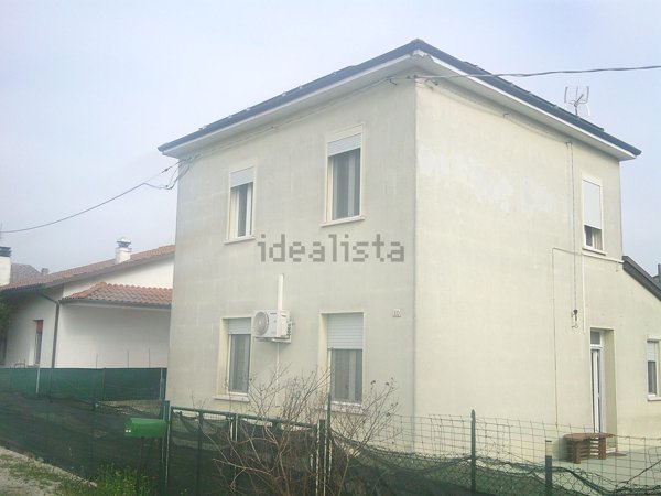 casa indipendente in vendita a Ravenna in zona Santo Stefano