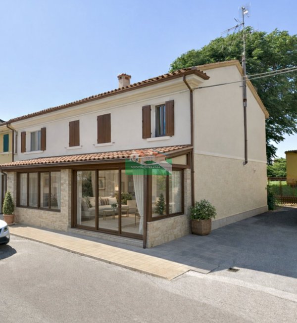 casa indipendente in vendita a Ravenna in zona San Zaccaria
