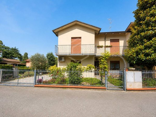 casa indipendente in vendita a Ravenna