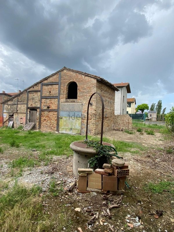 terreno edificabile in vendita a Ravenna in zona Piangipane