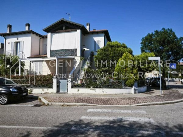 casa indipendente in vendita a Ravenna in zona Centro Storico