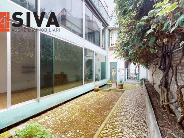 casa indipendente in vendita a Ravenna in zona Centro Storico