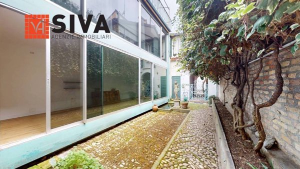 casa indipendente in vendita a Ravenna in zona Centro Storico