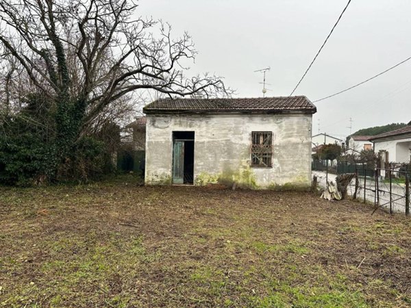 casa indipendente in vendita a Ravenna in zona Ammonite