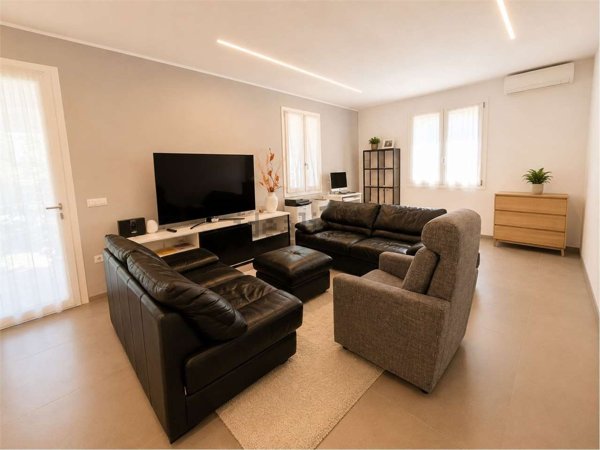 casa indipendente in vendita a Ravenna in zona Classe
