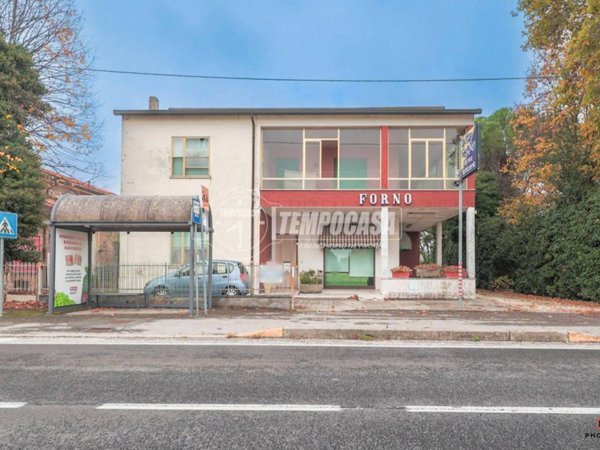 casa indipendente in vendita a Ravenna in zona Gambellara