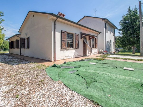 casa indipendente in vendita a Ravenna in zona San Zaccaria