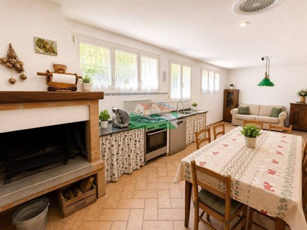 casa indipendente in vendita a Ravenna in zona Classe