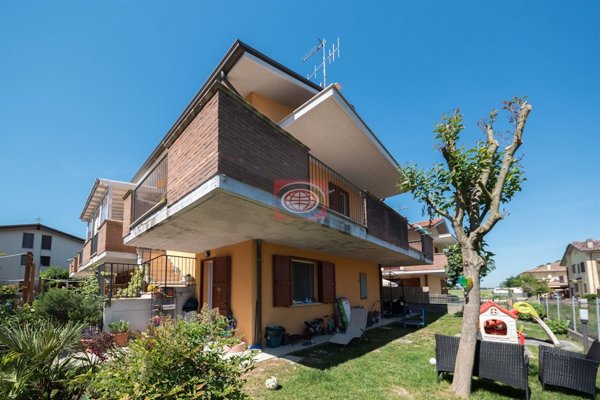 casa indipendente in vendita a Ravenna in zona Castiglione di Ravenna