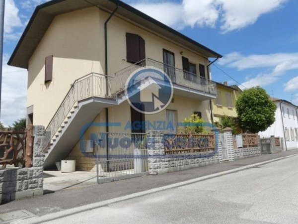 casa indipendente in vendita a Ravenna in zona Porto Fuori