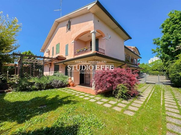 casa indipendente in vendita a Ravenna in zona Centro Storico