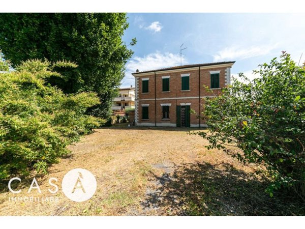 casa indipendente in vendita a Ravenna in zona Centro Storico
