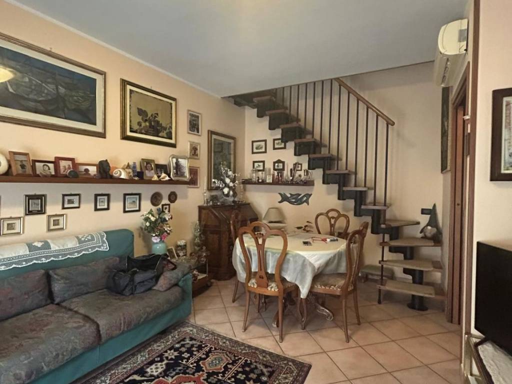 casa indipendente in vendita a Ravenna in zona Lido Adriano