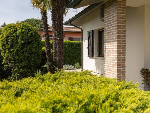 casa indipendente in vendita a Ravenna in zona Sant'Alberto
