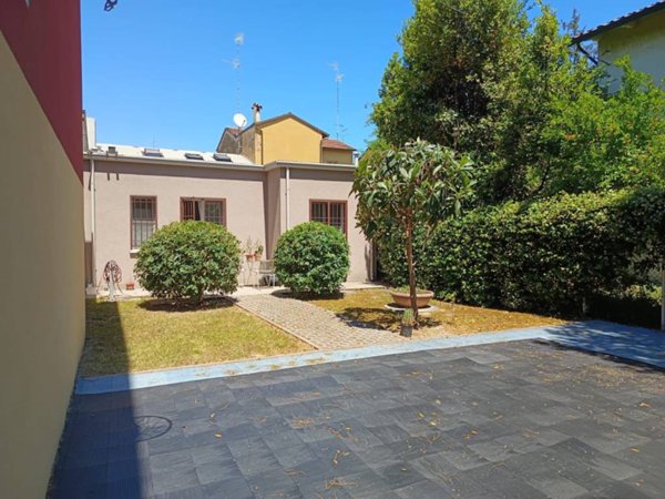 casa indipendente in vendita a Ravenna in zona Classe