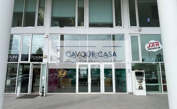 locale commerciale in vendita a Ravenna