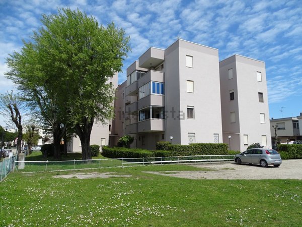 appartamento in vendita a Ravenna in zona Lido Adriano