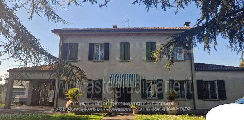 casa indipendente in vendita a Ravenna in zona Longana