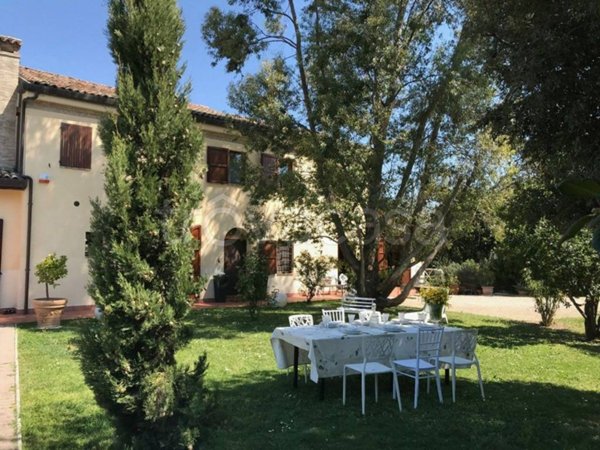 casa indipendente in vendita a Ravenna in zona Castiglione di Ravenna