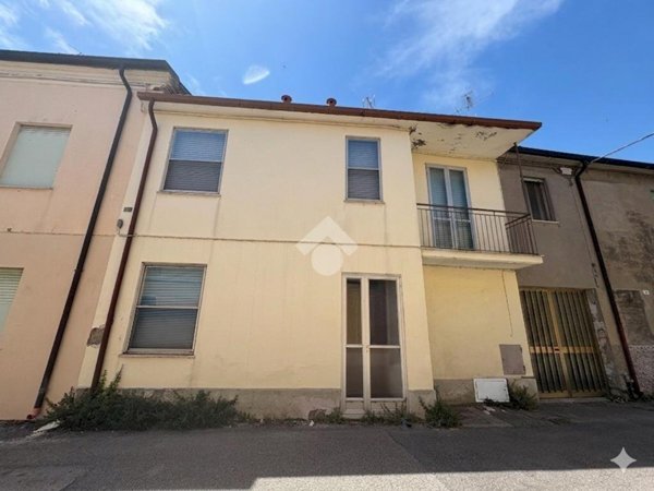 casa indipendente in vendita a Ravenna in zona Sant'Alberto