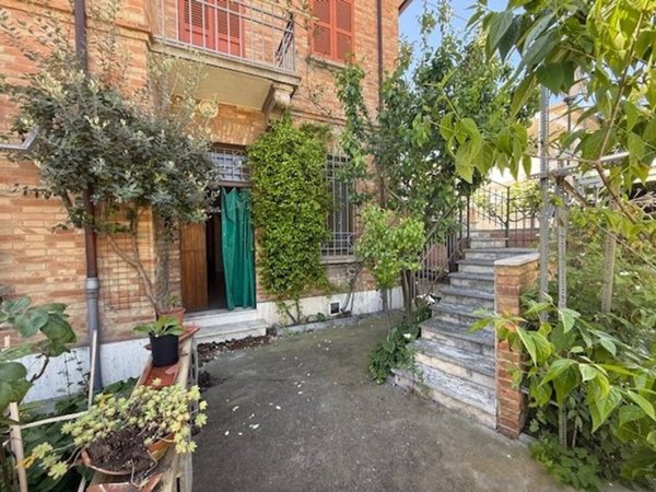 casa indipendente in vendita a Ravenna in zona Centro Storico