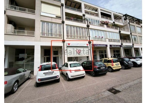 negozio in vendita a Ravenna in zona Borgo Montone