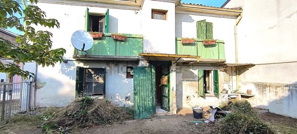 casa semindipendente in vendita a Ravenna in zona Carraie