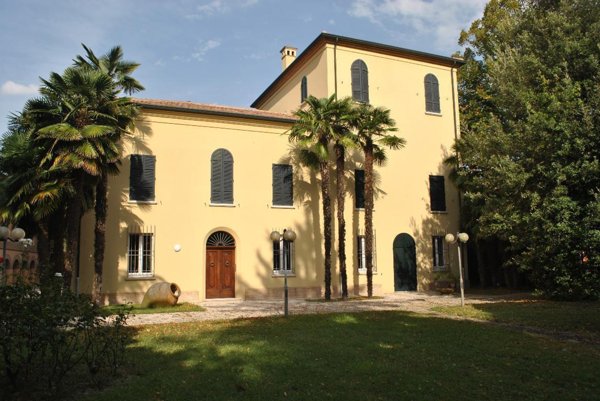 villa in vendita a Ravenna in zona Mensa / Matellica