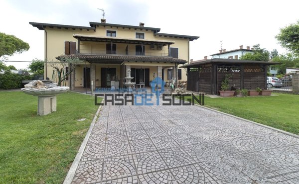 casa indipendente in vendita a Ravenna in zona Madonna dell'Albero