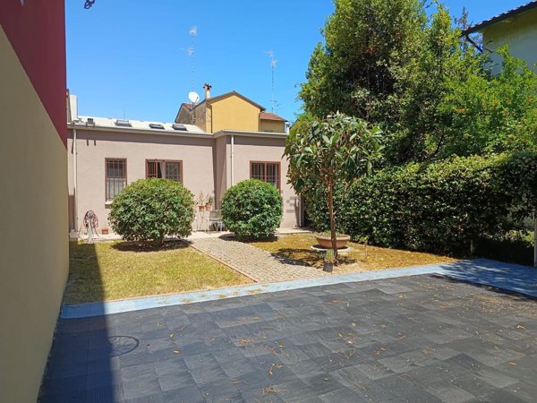 casa indipendente in vendita a Ravenna