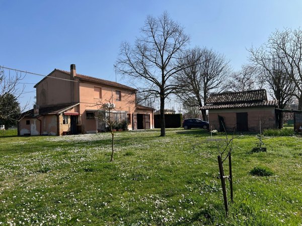 casa indipendente in vendita a Ravenna in zona Piangipane