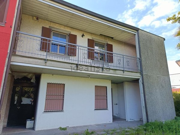 casa indipendente in vendita a Ravenna in zona Fornace Zarattini