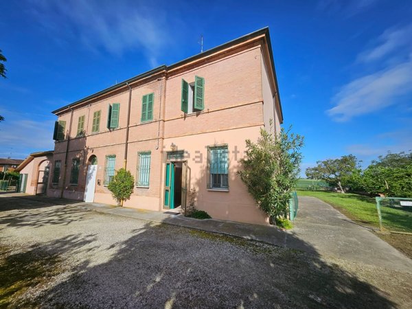 casa indipendente in vendita a Ravenna in zona Borgo Montone