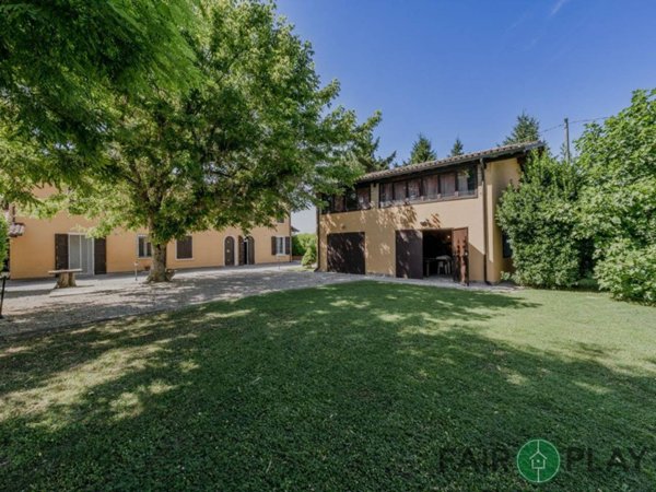 casa indipendente in vendita a Ravenna in zona Ragone