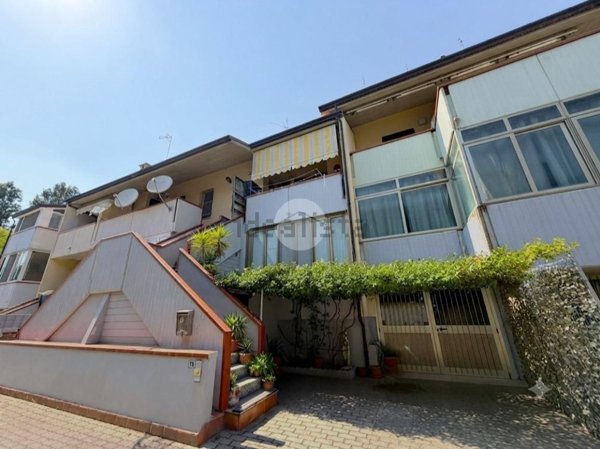 appartamento in vendita a Ravenna in zona Lido Adriano
