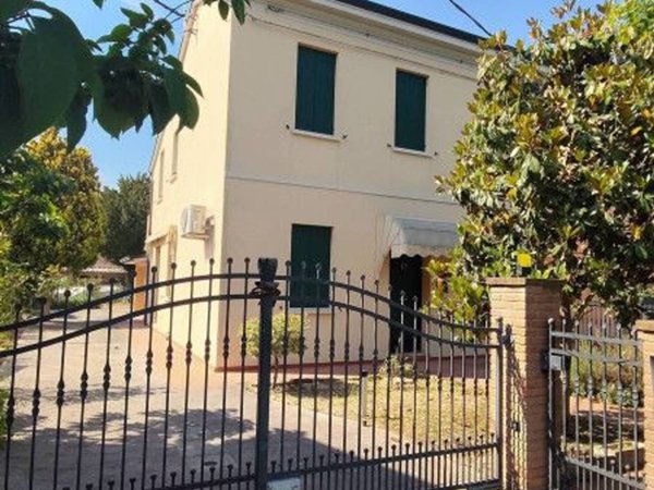 casa indipendente in vendita a Ravenna in zona Campiano