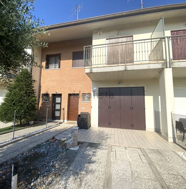 casa indipendente in vendita a Ravenna in zona Santo Stefano
