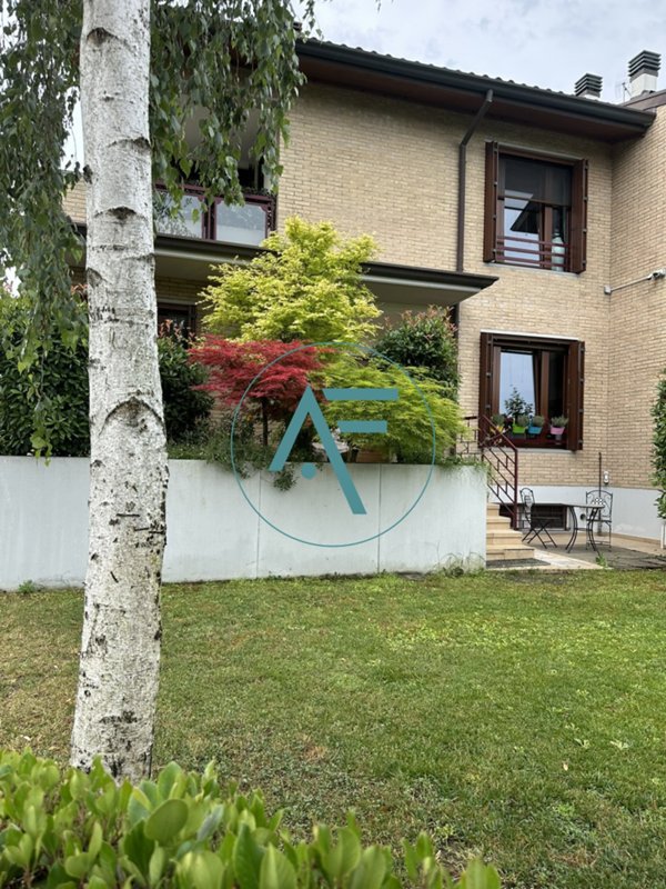 casa indipendente in vendita a Ravenna in zona Centro Storico