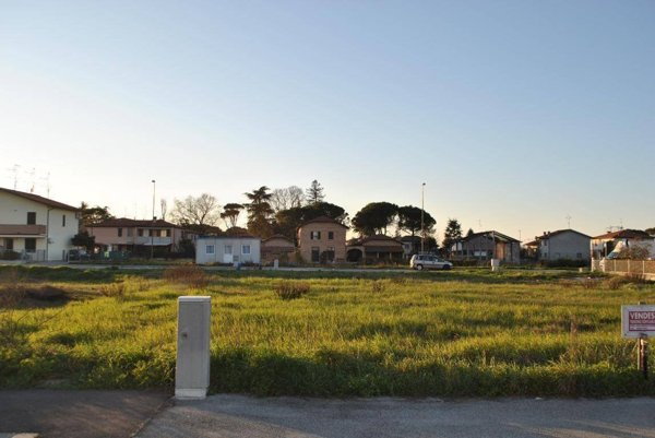 terreno edificabile in vendita a Ravenna in zona San Pietro in Campiano
