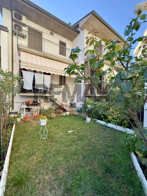 appartamento in vendita a Ravenna in zona Borgo Montone