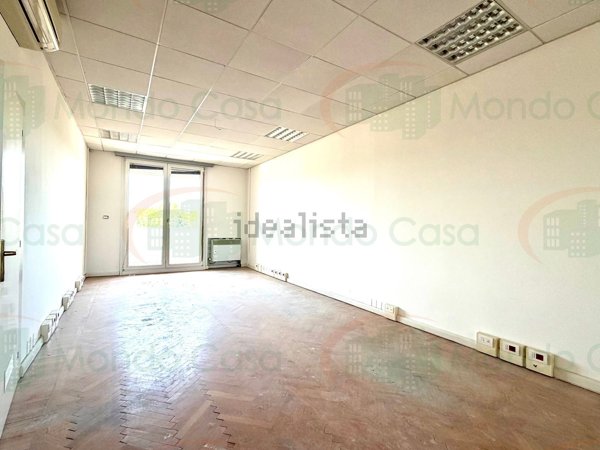 ufficio in vendita a Ravenna in zona Borgo Montone