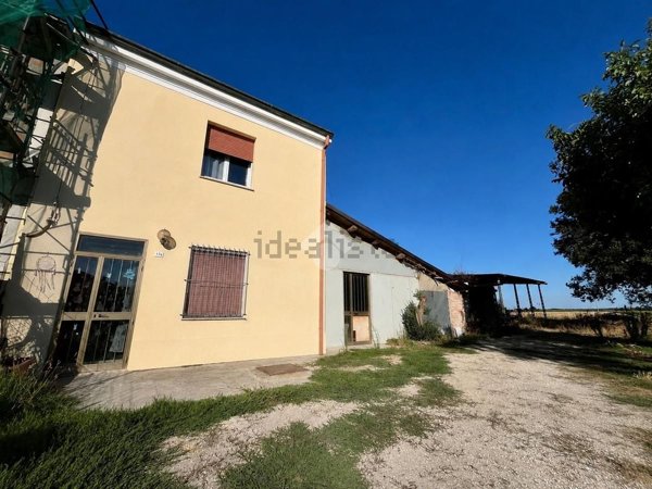 casa indipendente in vendita a Ravenna in zona Roncalceci