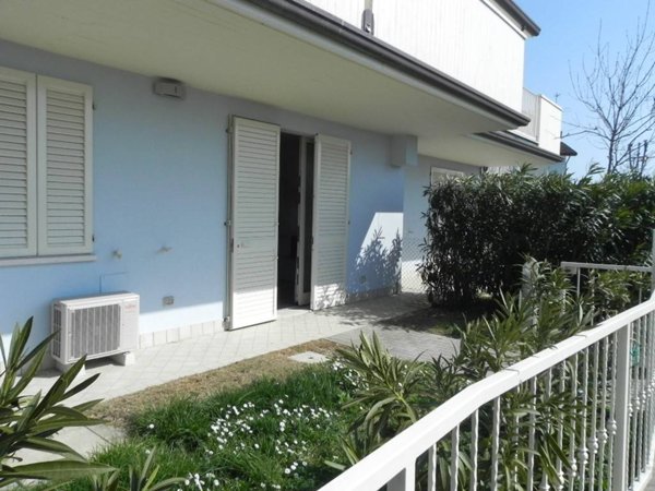 casa indipendente in vendita a Ravenna in zona Lido Adriano