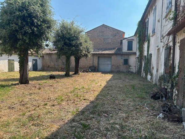 casa indipendente in vendita a Ravenna in zona Centro Storico