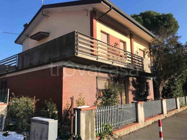 casa indipendente in vendita a Ravenna