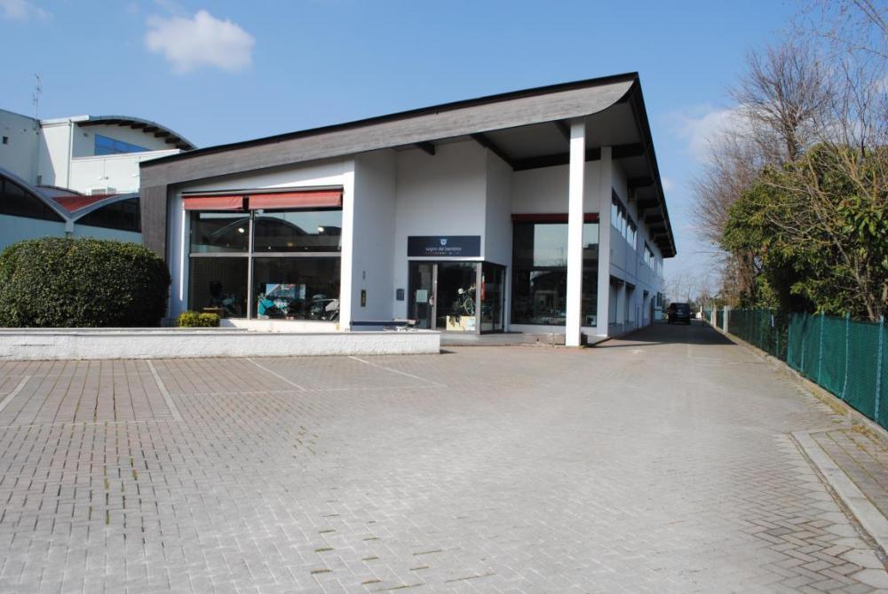 ufficio in vendita a Ravenna in zona Borgo Montone